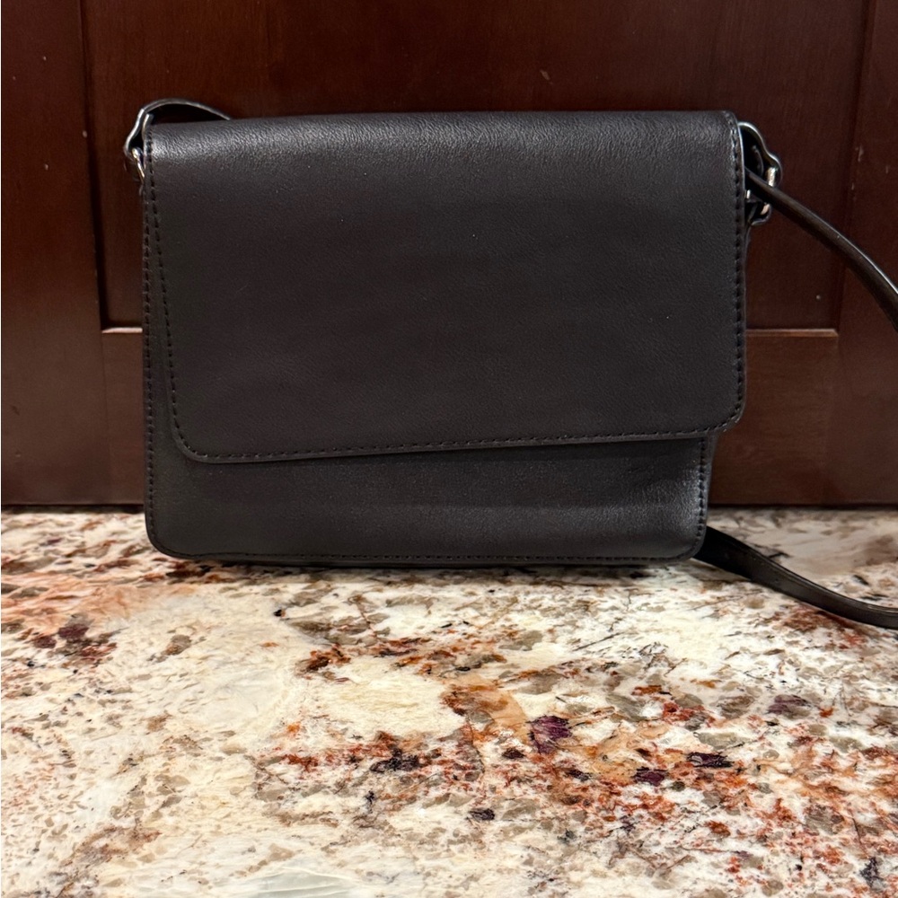 *GENTLY USED* BP VINTAGE 90s Three-Compartment Hip Bag